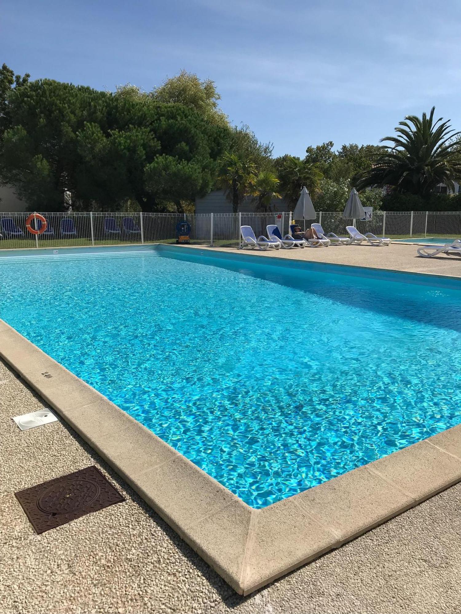 Maison Cosy Avec Piscine Partagee Le Château-dʼOléron Exteriér fotografie